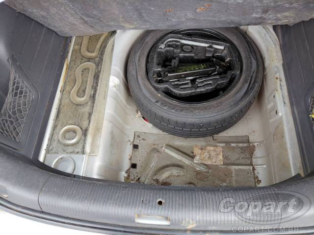2011 VOLKSWAGEN SPACEFOX 