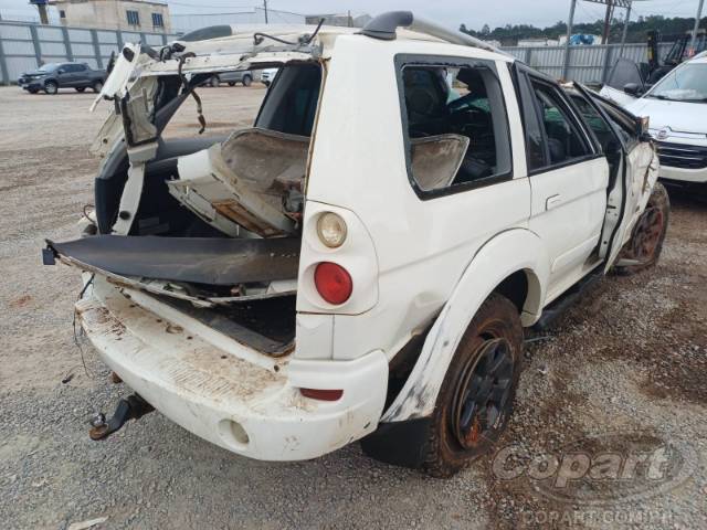 2010 MITSUBISHI PAJERO SPORT 
