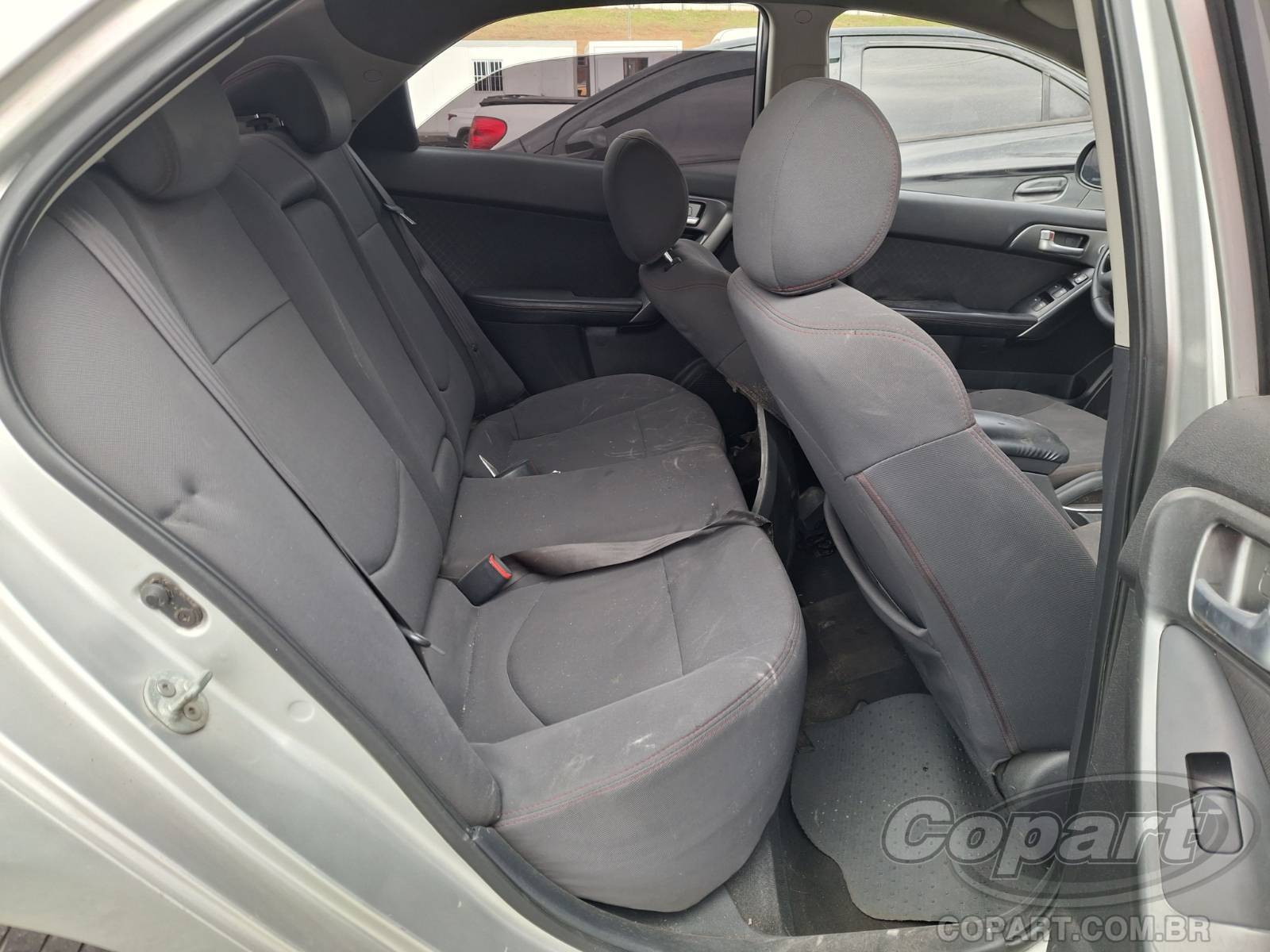 Foto 6 de 11: 2011 KIA CERATO