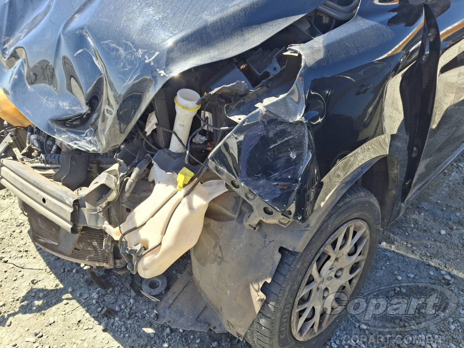 Foto 14 de 15: 2015 FORD KA