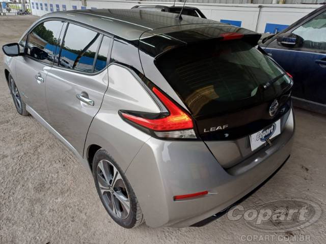2022 NISSAN LEAF 
