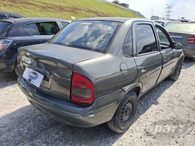 2001 CHEVROLET CORSA SEDAN 