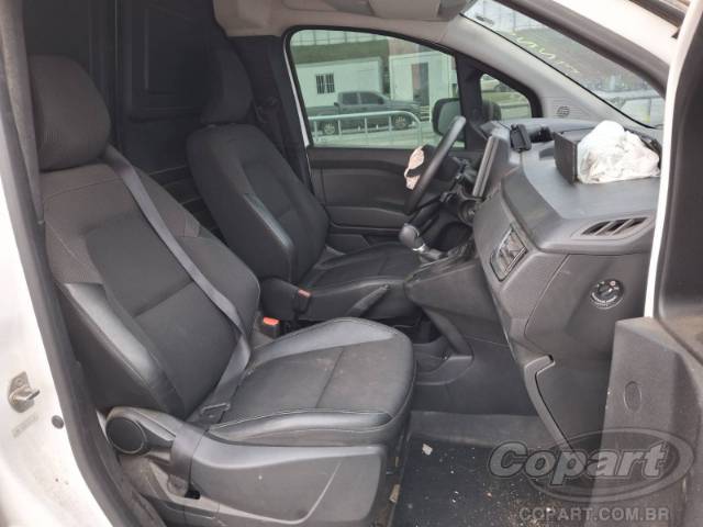 2025 RENAULT KANGOO 