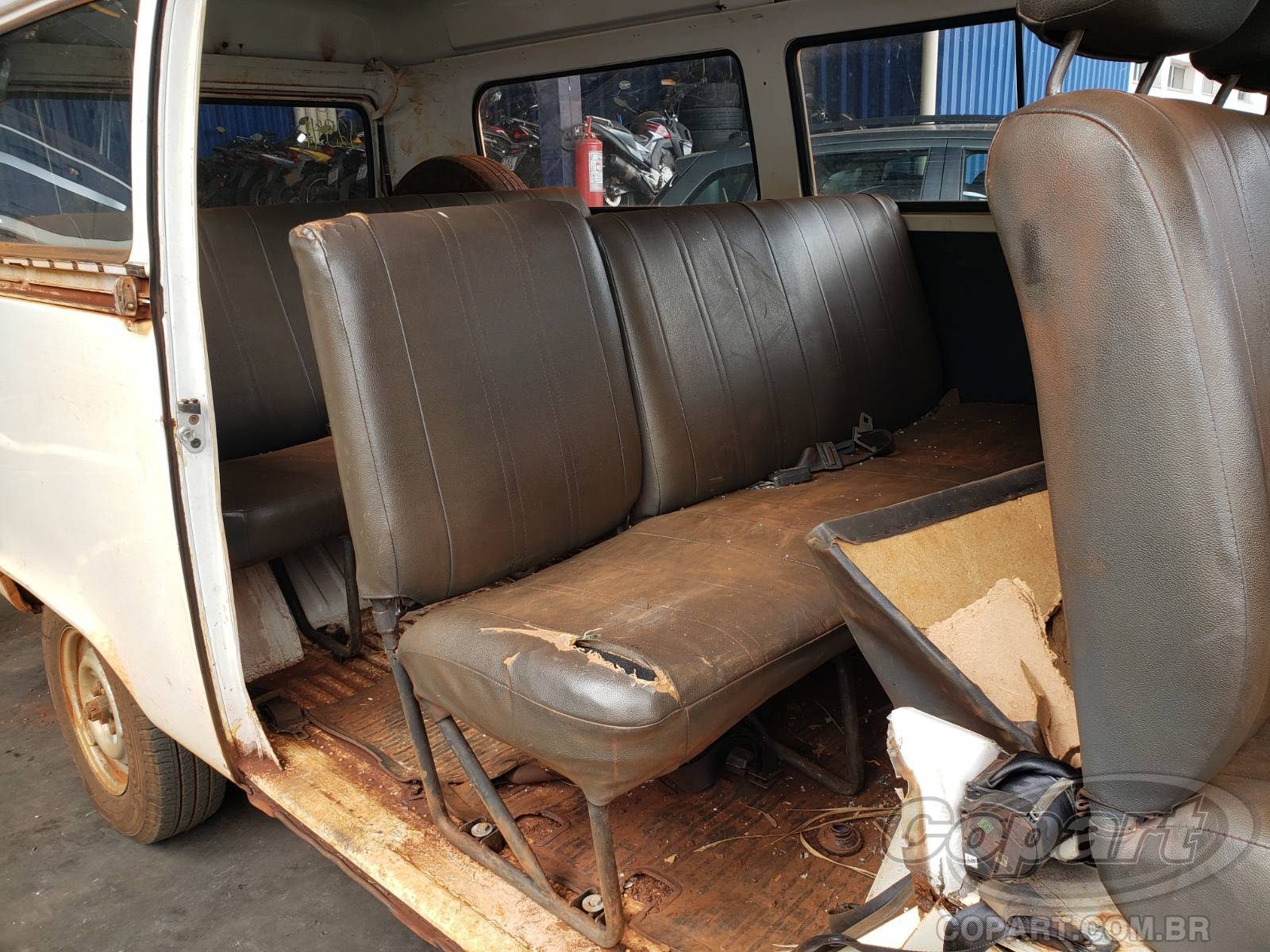 2013 VOLKSWAGEN KOMBI — foto 6 de 11