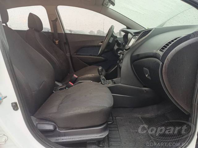2014 HYUNDAI HB20S 