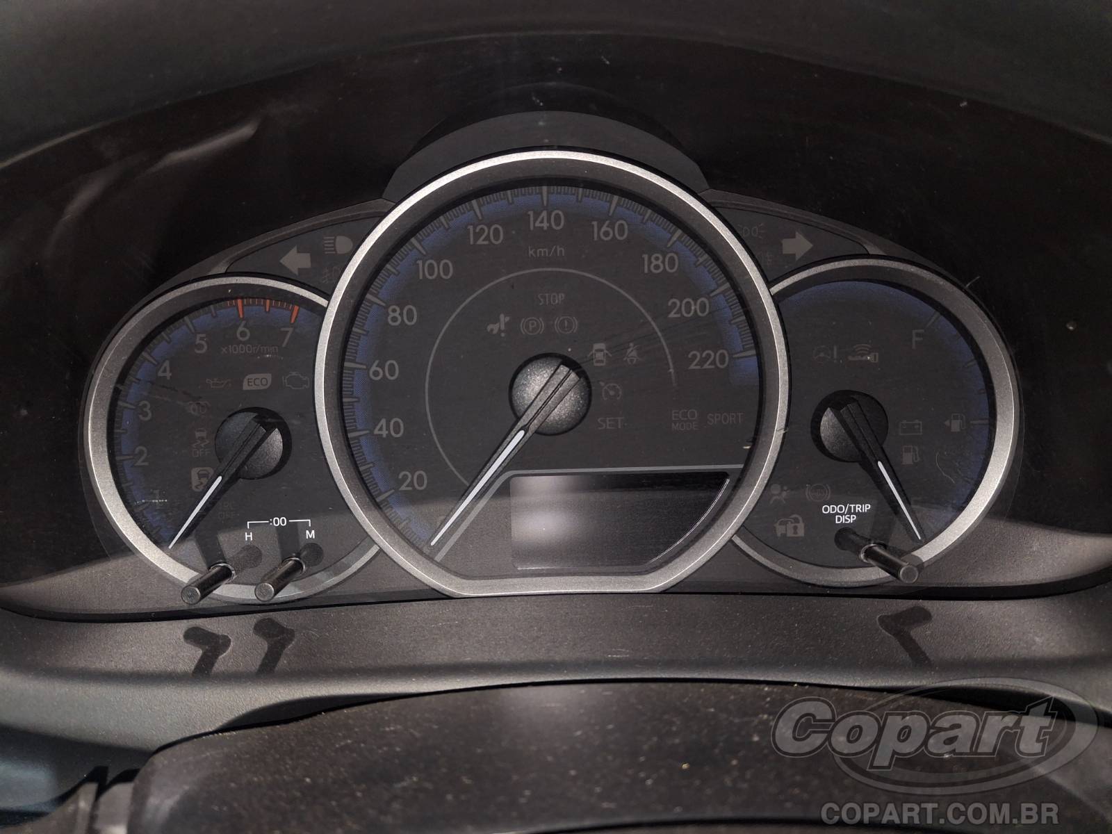 2025 TOYOTA YARIS SEDA — foto 8 de 10