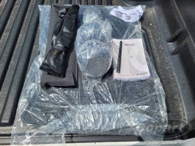 2024 TOYOTA HILUX CS 