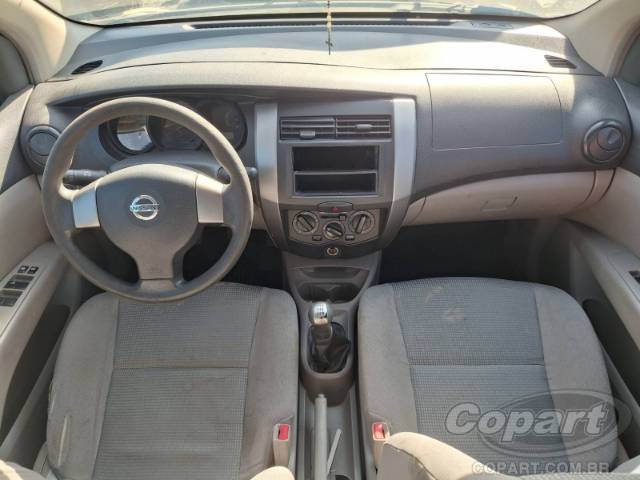 2010 NISSAN LIVINA 