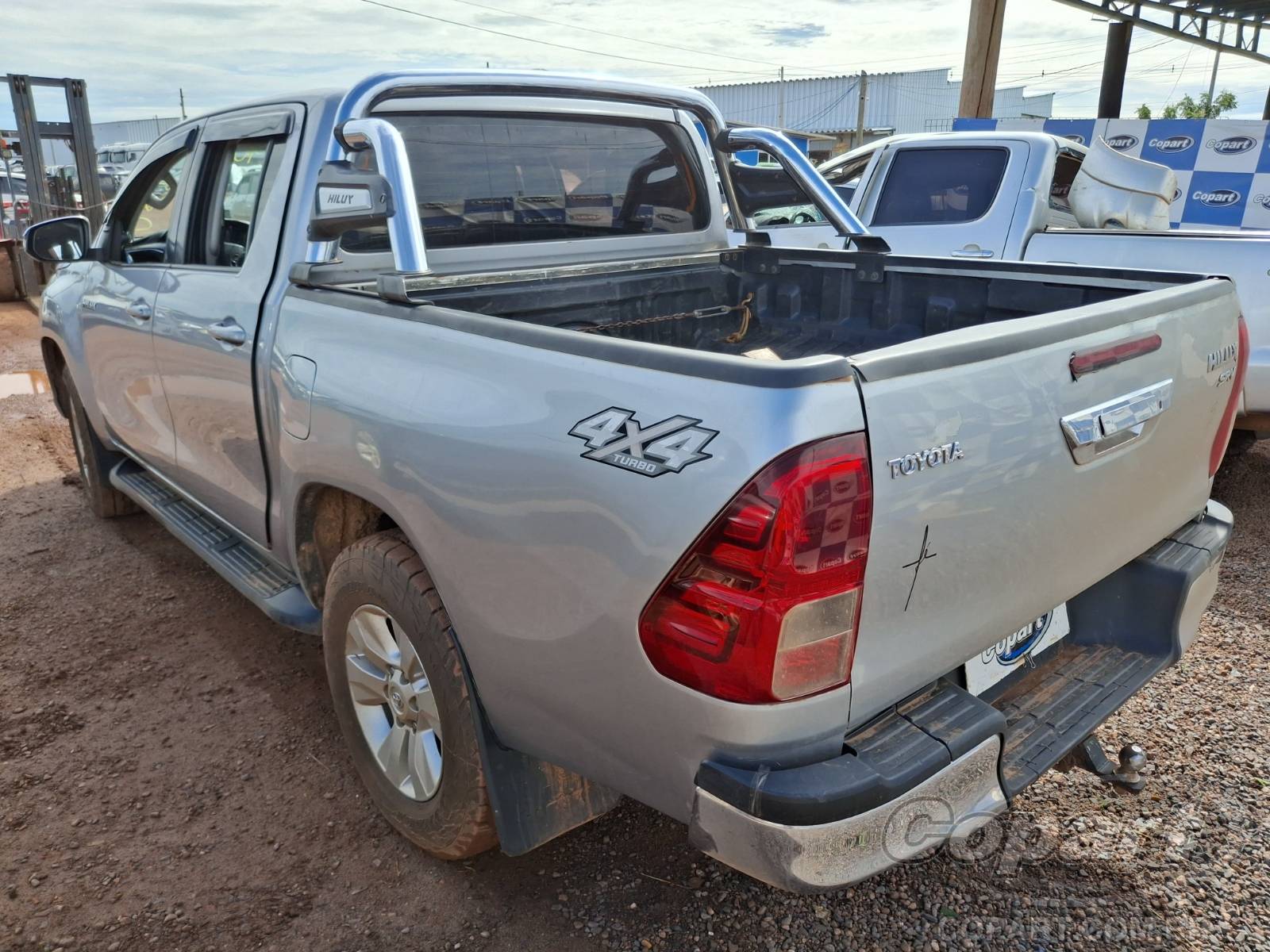 2017 TOYOTA HILUX CD — foto 3 de 10