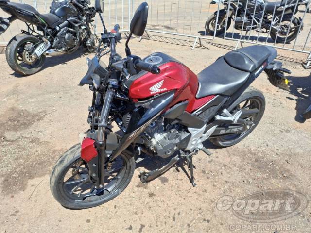 2025 HONDA CB 300F 