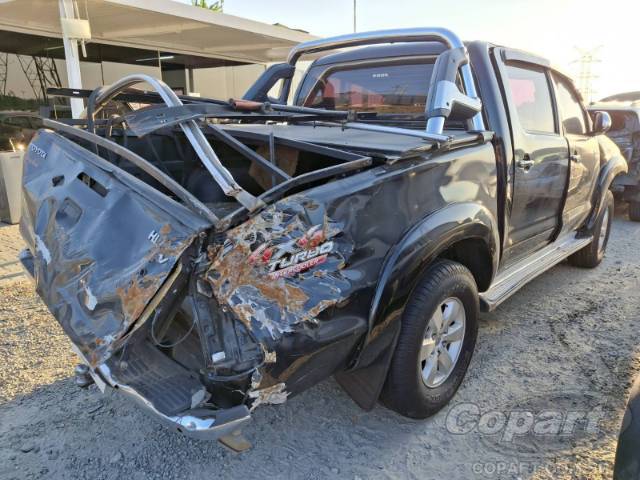 2013 TOYOTA HILUX CD 