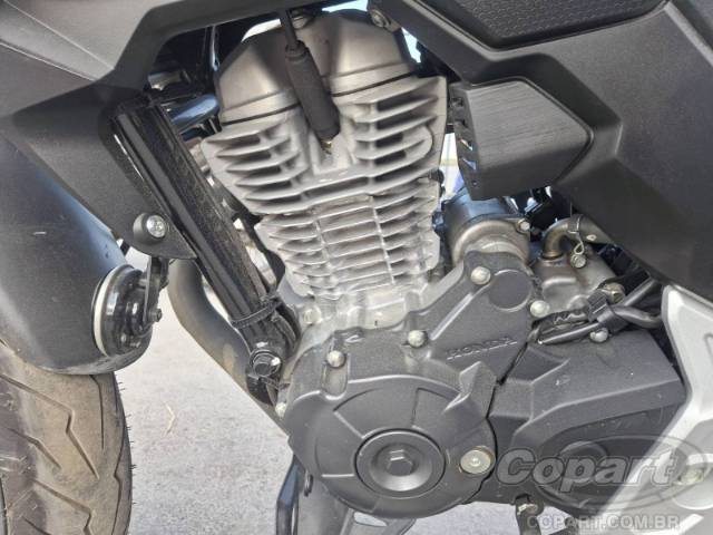2026 HONDA CB 300F 