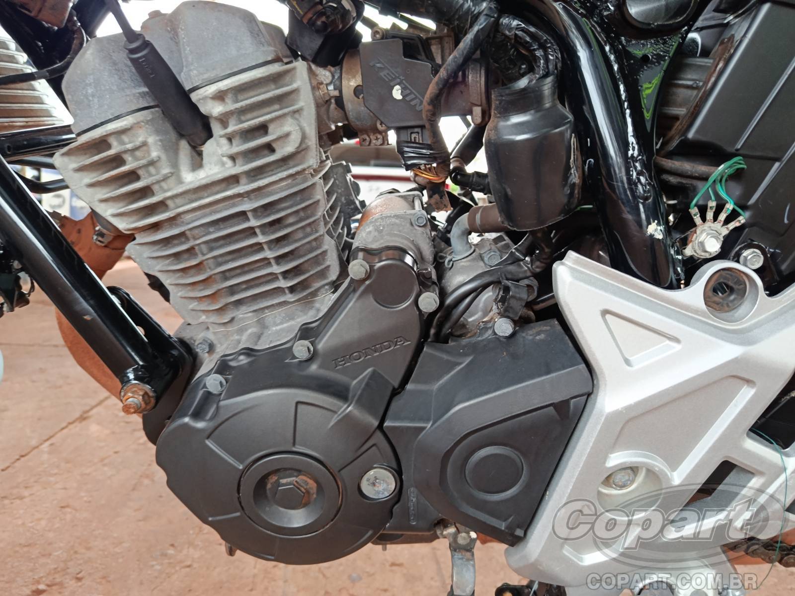 2023 HONDA CB 300F — foto 6 de 10