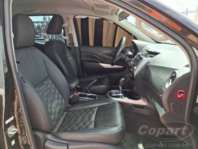 2025 NISSAN FRONTIER CD 