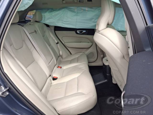 2022 VOLVO XC60 