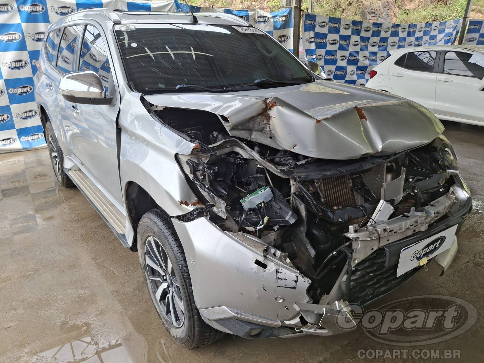 Mitsubishi Pajero Sport 2020 HPE 2.4 DI-D MIVEC Turbo