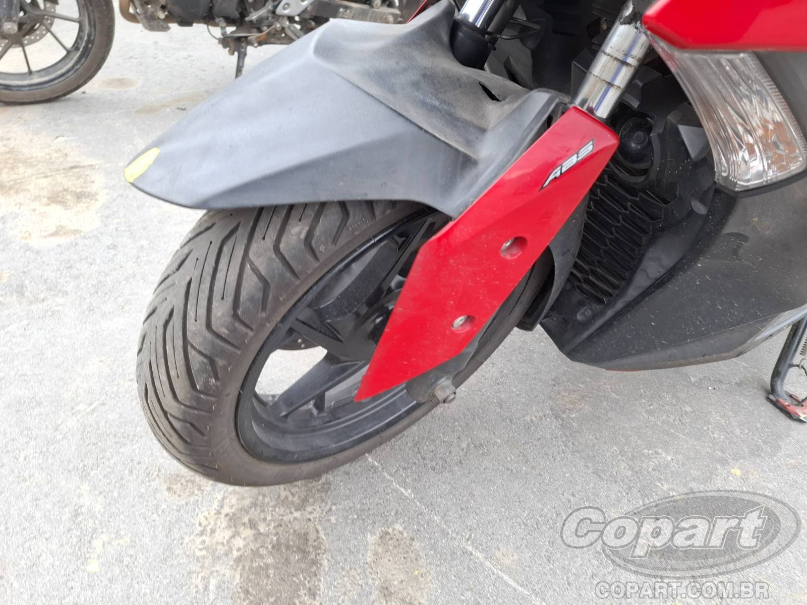 2023 YAMAHA XMAX — foto 8 de 10