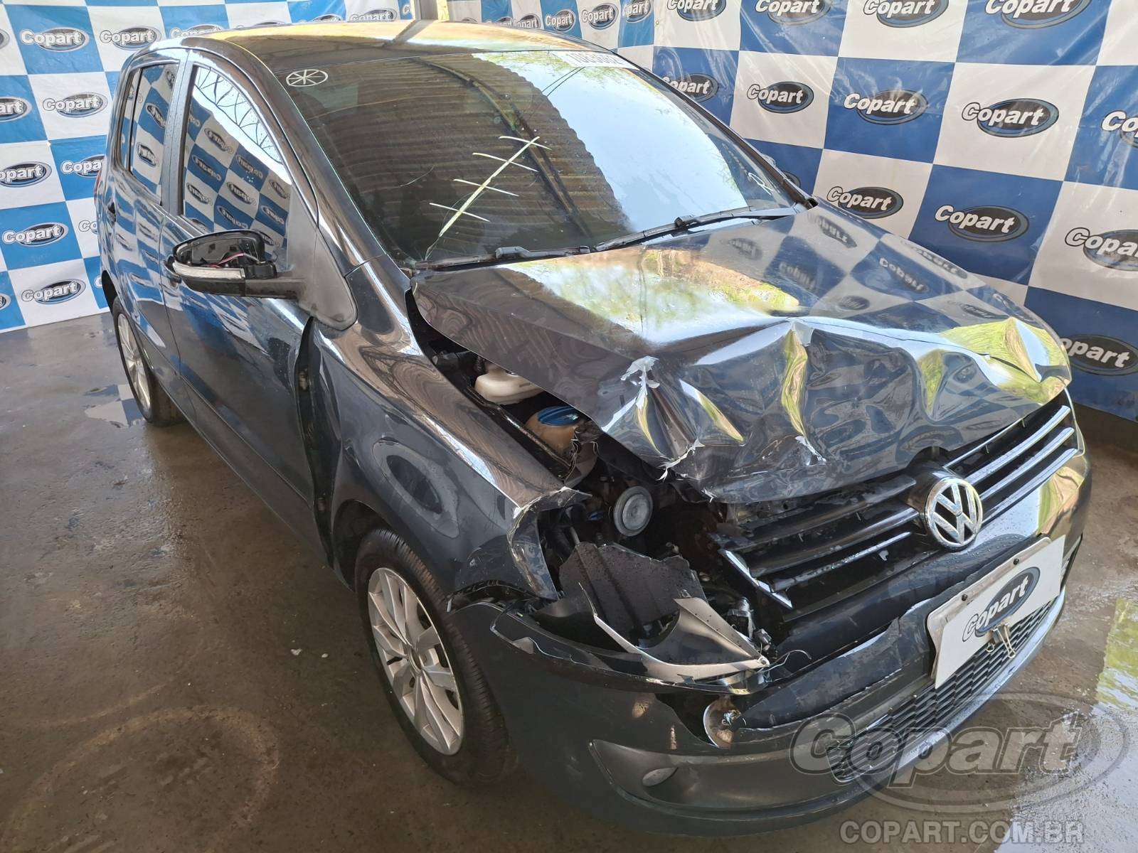 Veículo VW - VolksWagen Fox Volkswagen Fox 1.0 Total Flex 2014 2014 em leilão