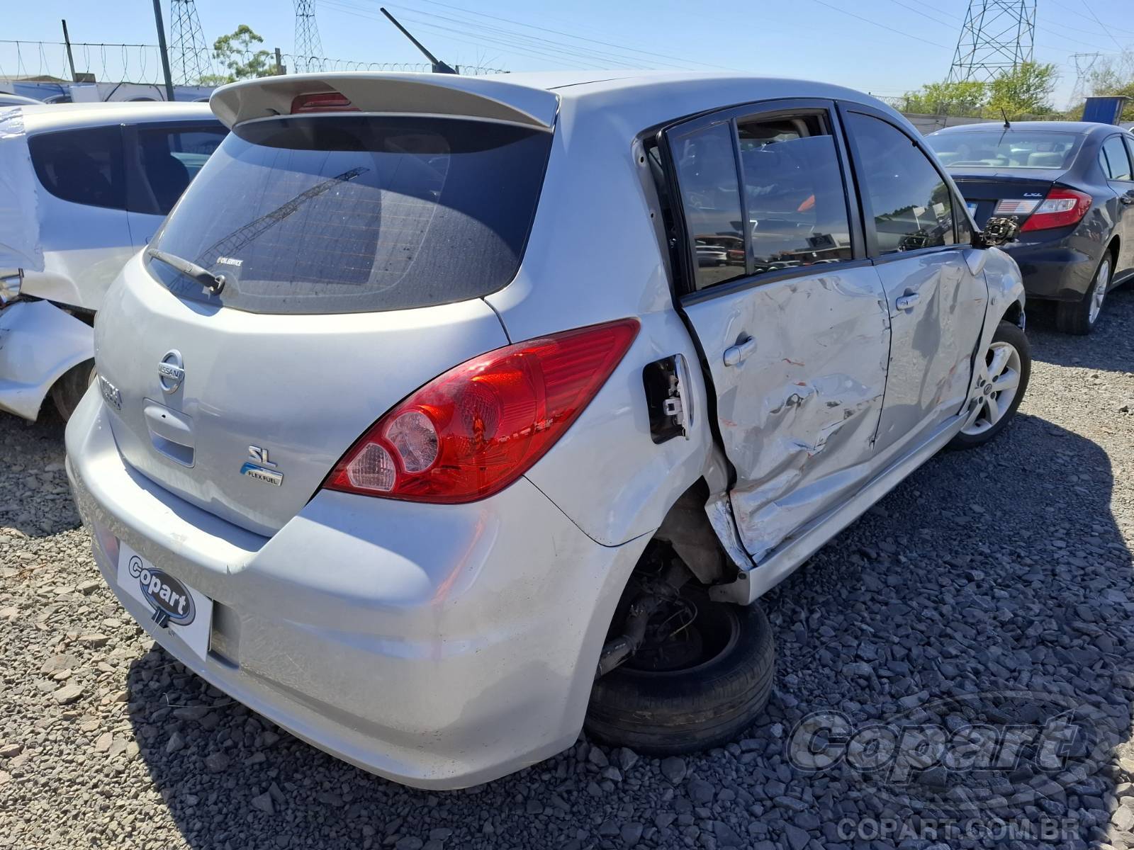 Foto 4: 2013 NISSAN TIIDA