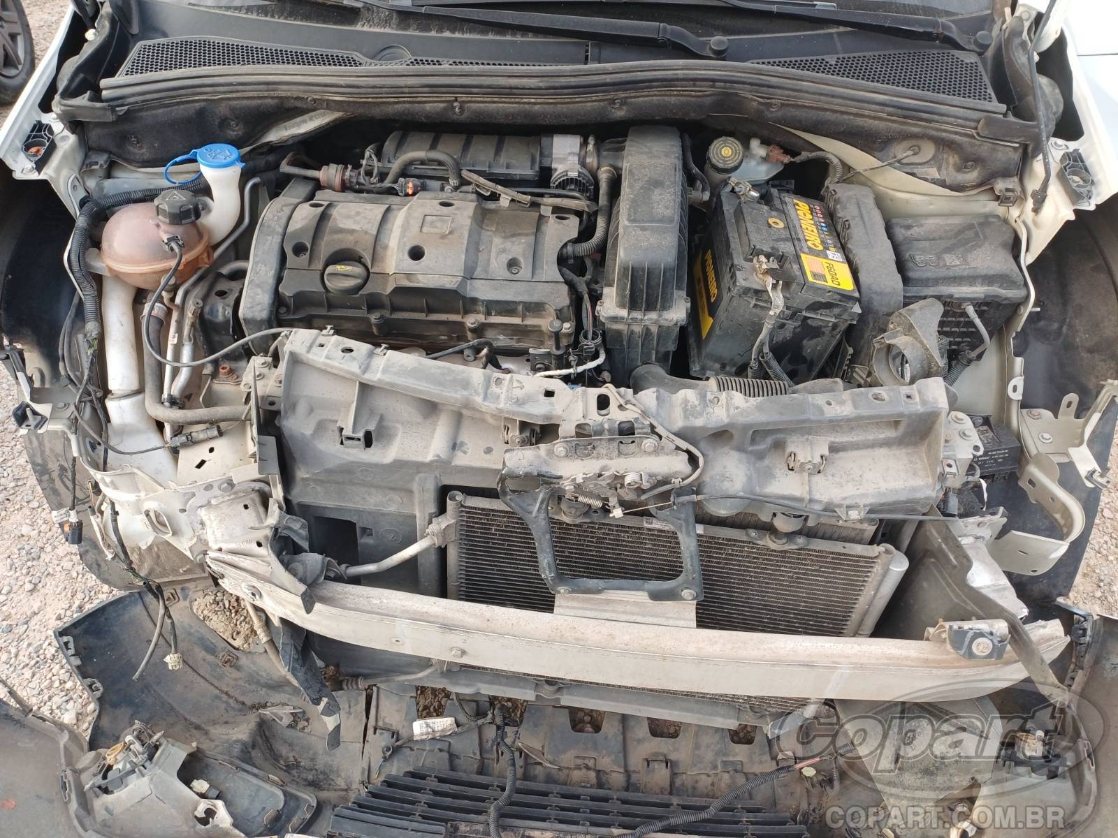 Foto 7 de 11: 2016 PEUGEOT 2008