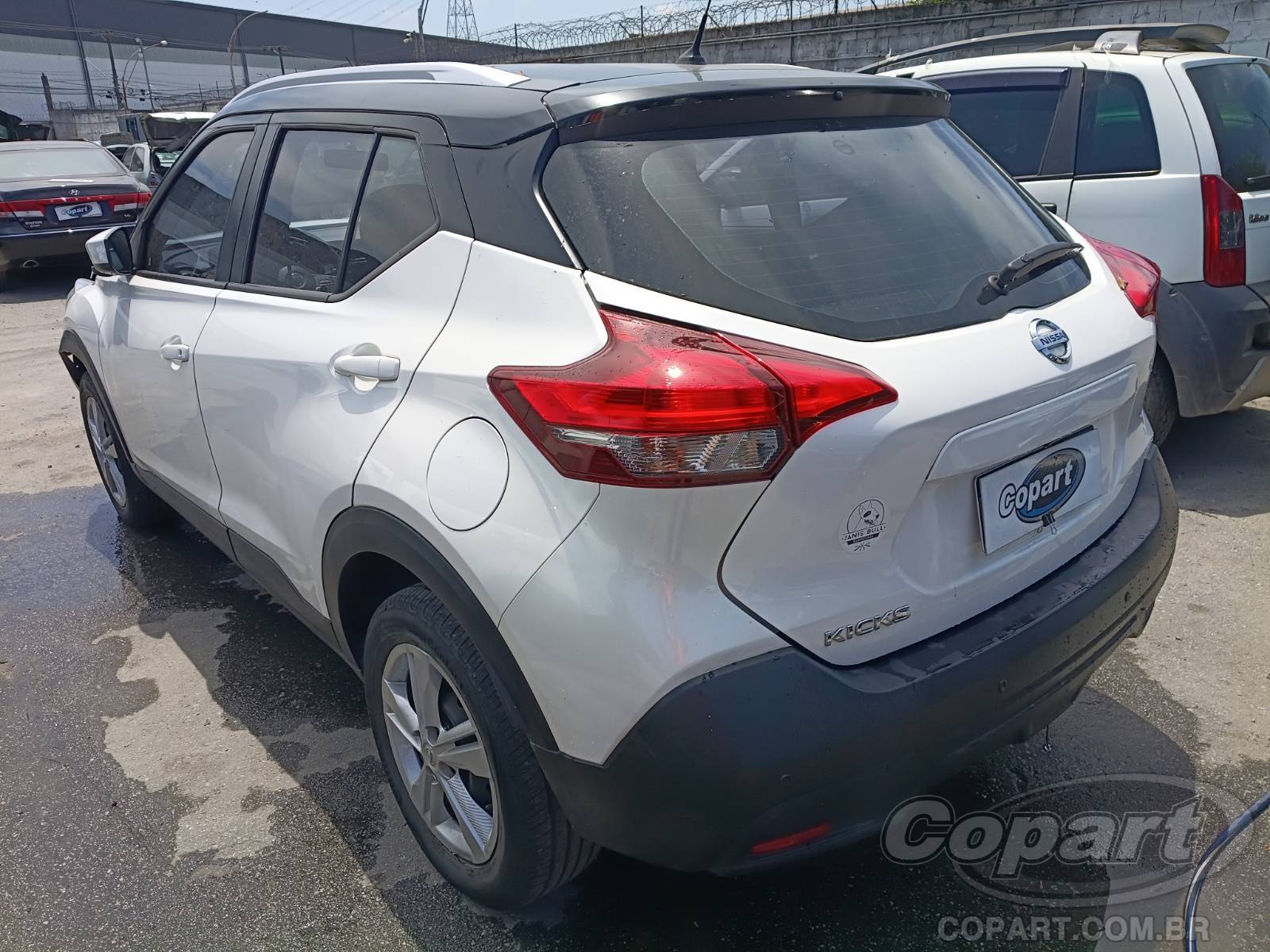 Foto 3: 2020 NISSAN KICKS