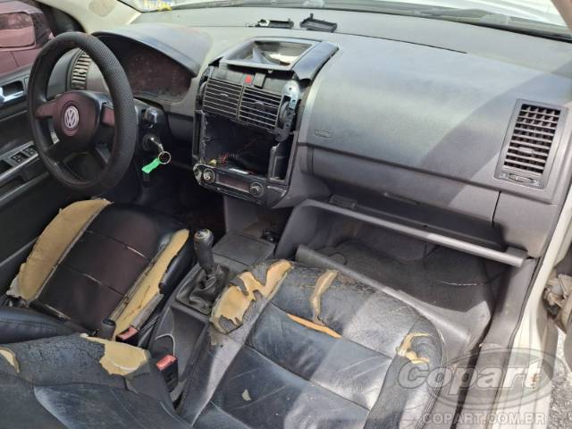 2004 VOLKSWAGEN POLO SEDAN 