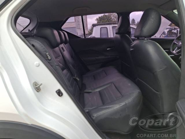 2017 NISSAN KICKS 