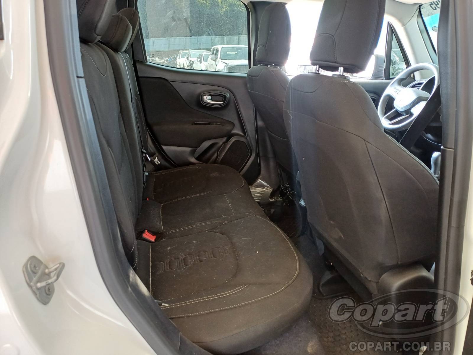 Foto 6 de 10: 2023 JEEP RENEGADE