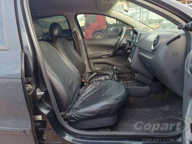 2010 VOLKSWAGEN VOYAGE 