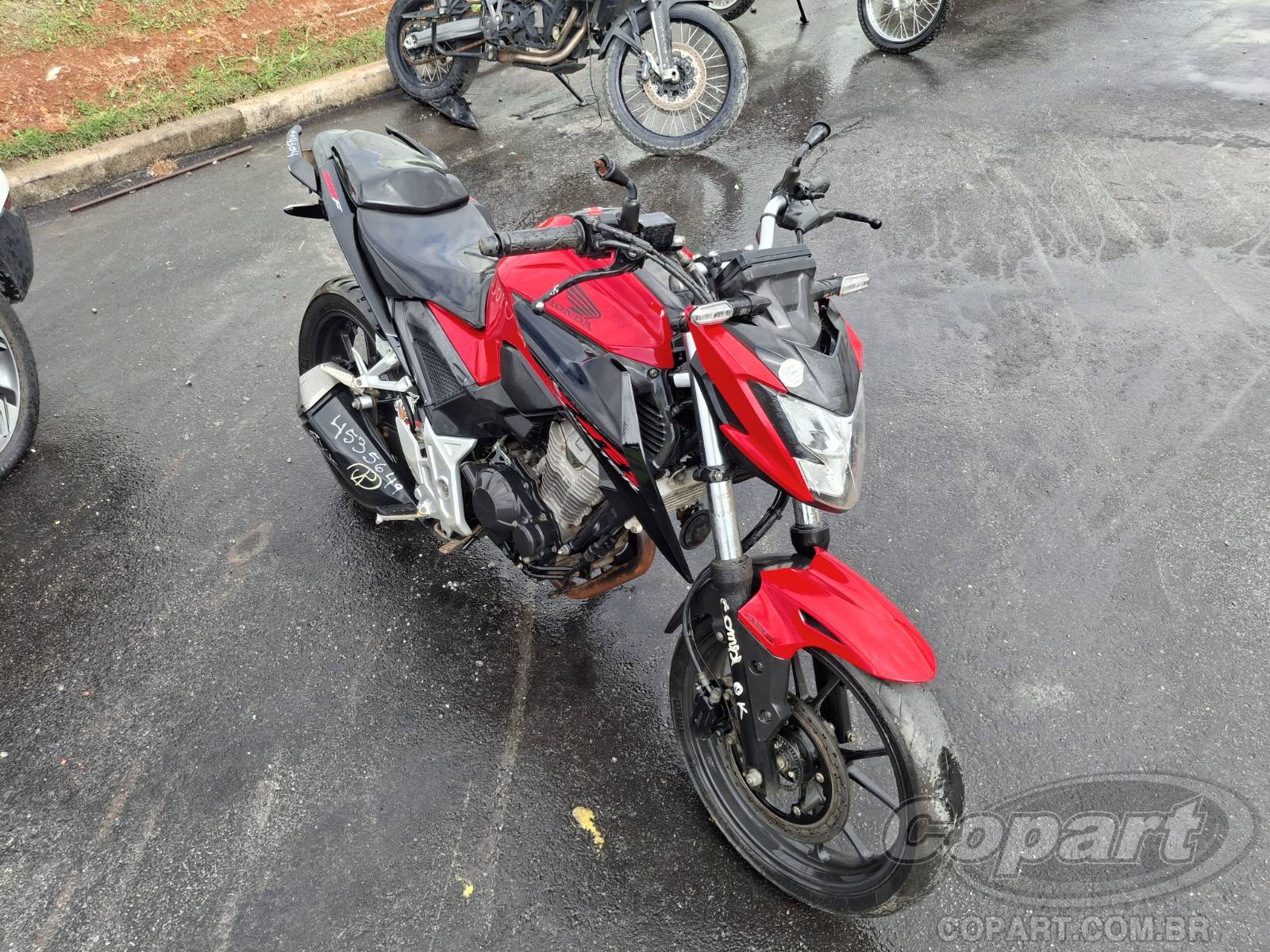 Veículo HONDA CB 300F 2023 HONDA CB 300F Twister ABS 2024 em leilão