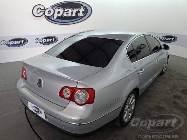 2010 VOLKSWAGEN PASSAT 