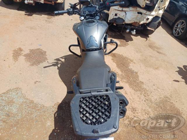 2025 BAJAJ DOMINAR 