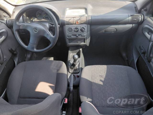 2005 CHEVROLET CLASSIC 