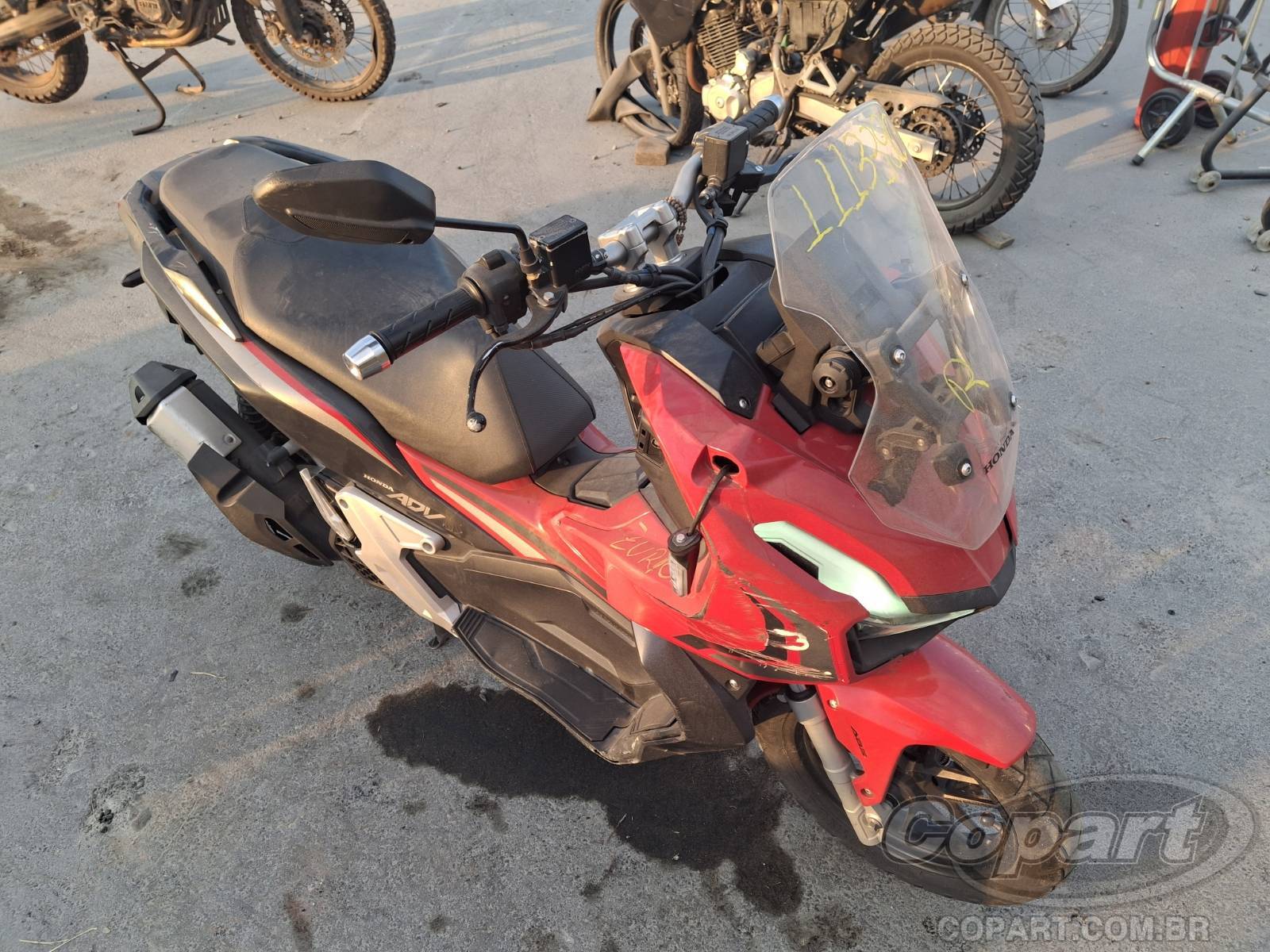 Honda ADV 2024 em leilão
