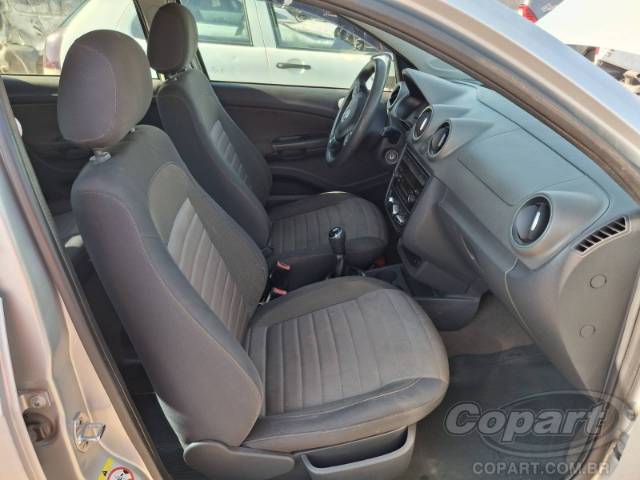 2014 VOLKSWAGEN VOYAGE 