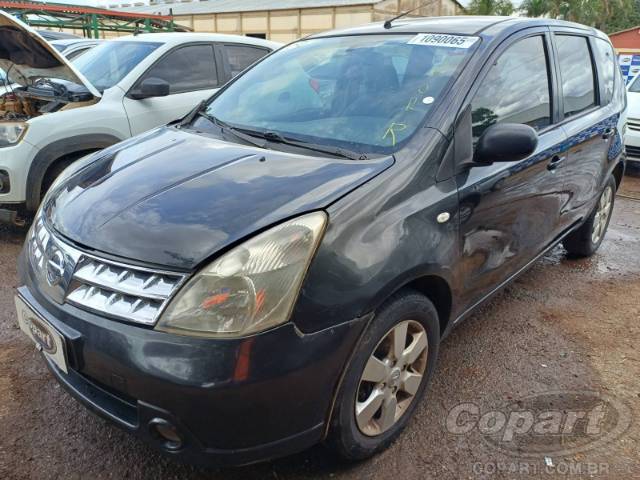 2010 NISSAN LIVINA 