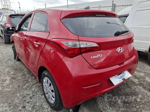 2015 HYUNDAI HB20 