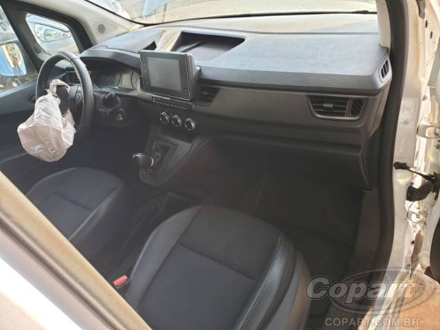 2025 RENAULT KANGOO 
