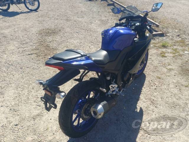 2025 YAMAHA YZF R15 