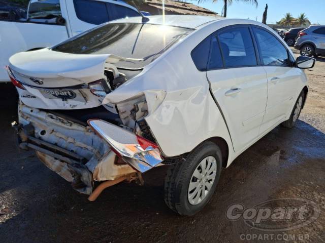 2015 HYUNDAI HB20S 