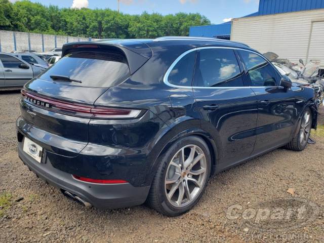 2025 PORSCHE CAYENNE 