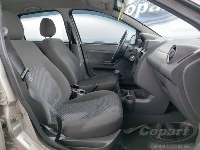 2005 FORD FIESTA 