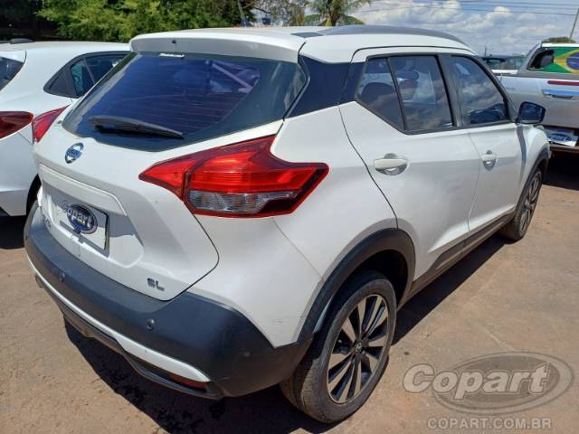 2017 NISSAN KICKS 