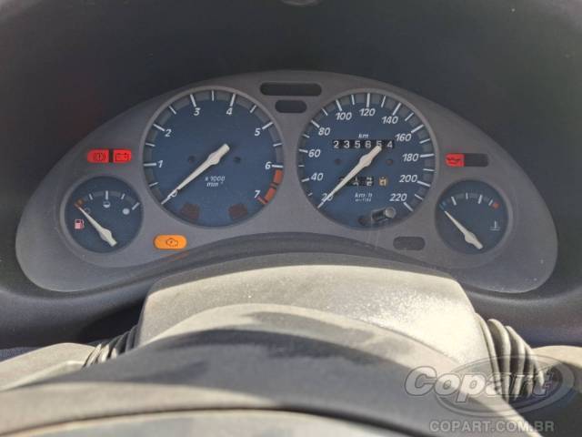 2004 CHEVROLET CORSA SEDAN 