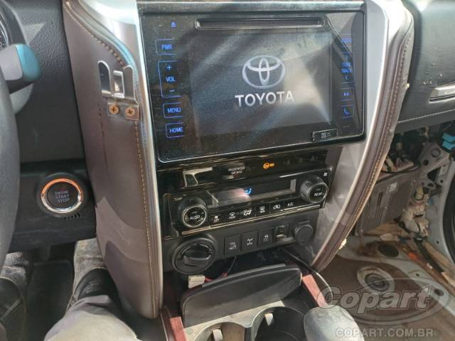 2017 TOYOTA HILUX SW4 