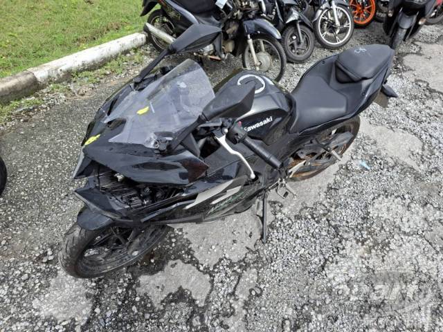 2025 KAWASAKI NINJA 500 