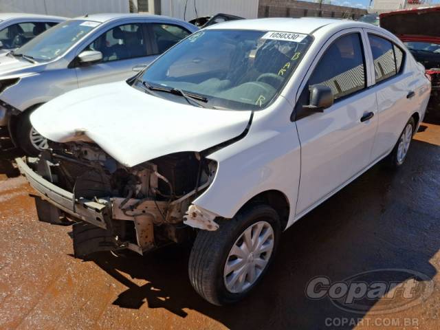 2014 NISSAN VERSA 