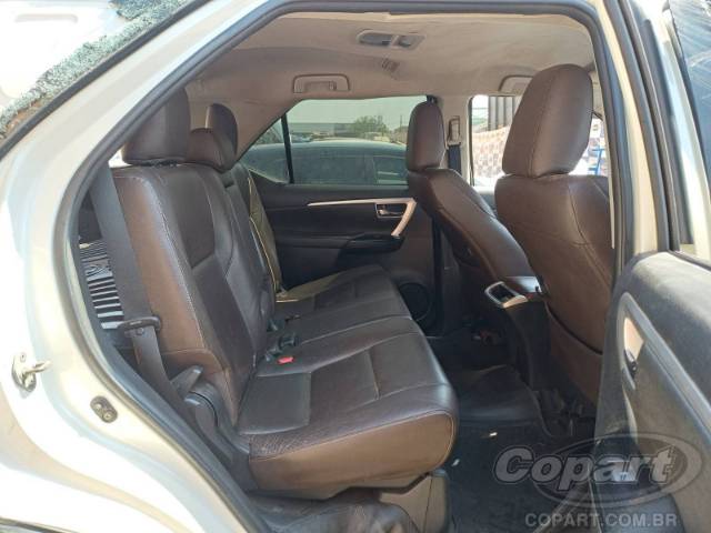 2017 TOYOTA HILUX SW4 