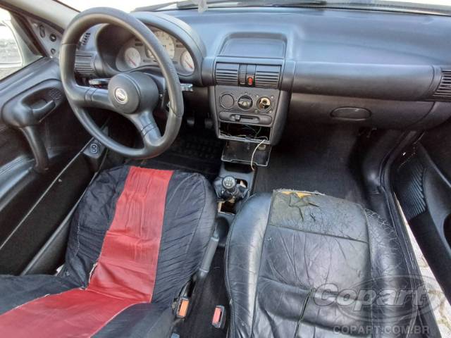 2000 CHEVROLET CORSA 