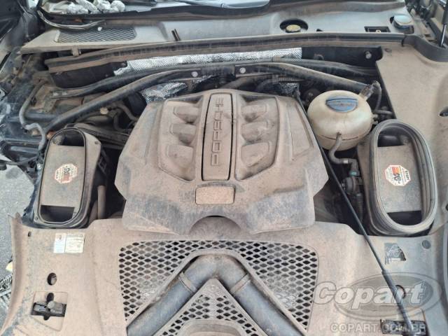 2015 PORSCHE MACAN 